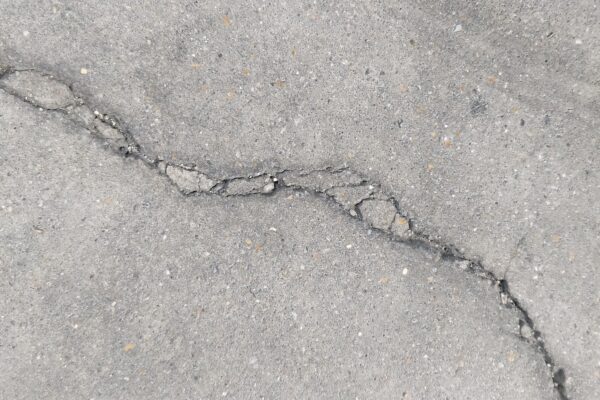 Cracks walls can be a sign of home foundation problems in Baton Rouge!